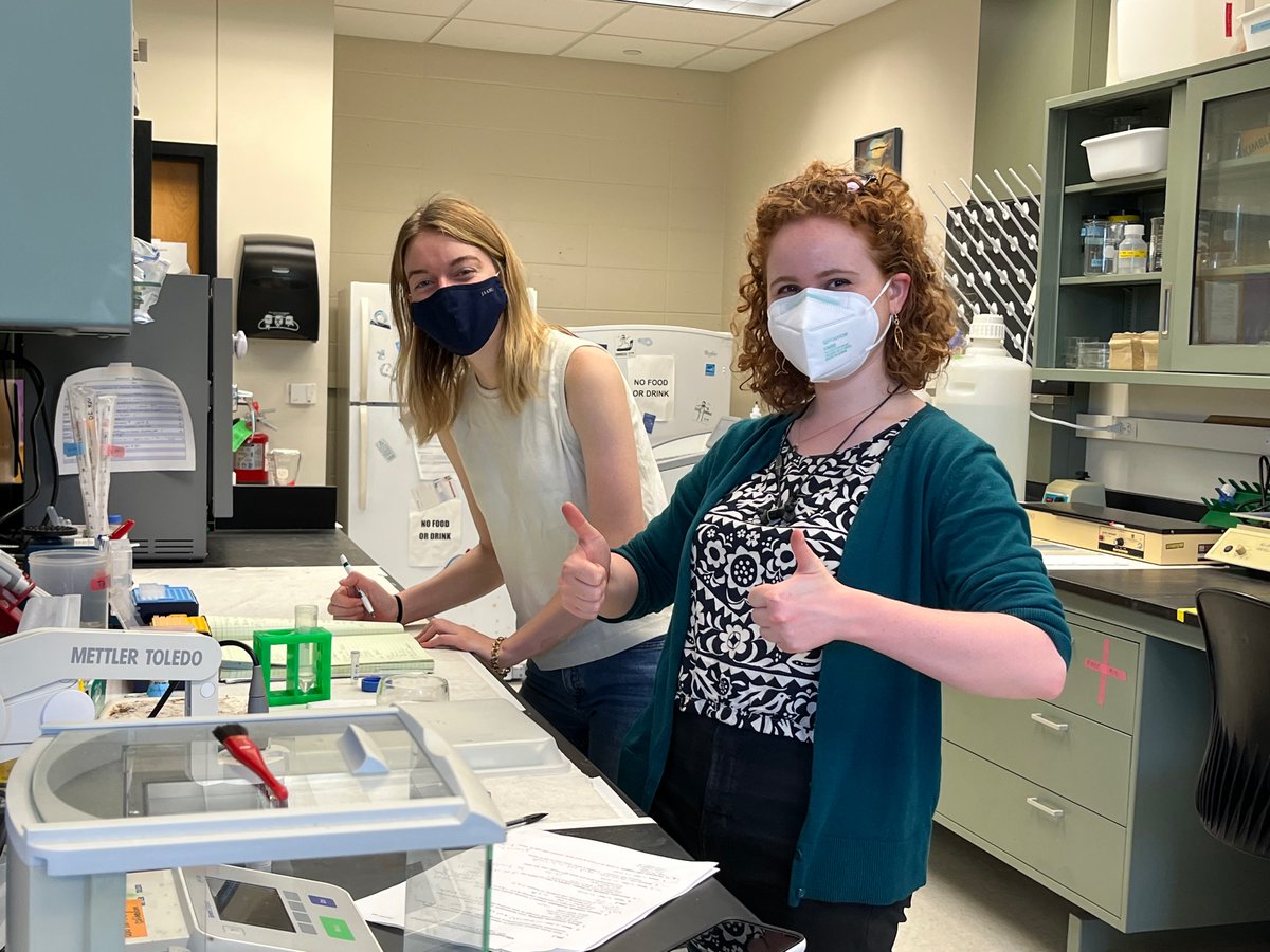 MaruskaLab's tweet photo. Fun having @hannahiweller visit the lab last week to learn some techniques! & lots of chit-chat about #mouthbrooding with @emilyjray21
#cichlids #fishes https://t.co/zOboUSyJOS