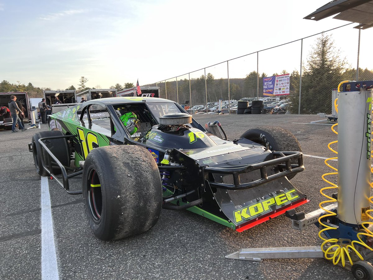 DylanKopec's tweet photo. Was really nice to be back at @StaffordSpeedwy this weekend. Packed house, met some awesome people and had some fun turning left.
Thanks to everyone who stopped by the trailer and chatted for a bit, was awesome to match twitter/iracing handles with faces too!
#FansRock #SkMod https://t.co/b7H0ETvhFP