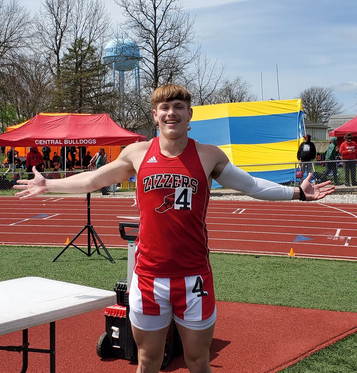 _CoachPitts's tweet photo. NEW SCHOOL RECORD!!

'23 Heston Miller runs a blazing 10.56 to win the Bearcat 100m finals 🏆⚡

@HestonJM https://t.co/aaEnARv2Pe
