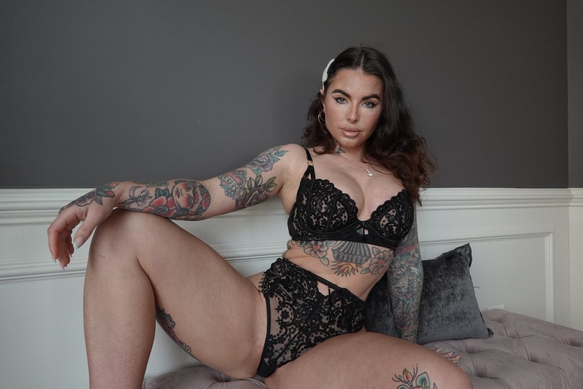 Christymackk_'s tweet photo. Happy #mackmonday 💖…what are you waiting for make your booking for reservations..let have fun 🤩 https://t.co/ojW3eL7GG6