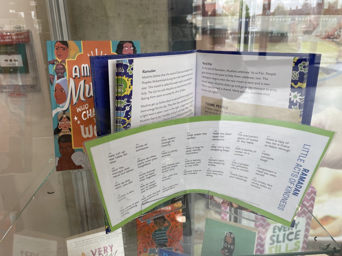 njabbar6's tweet photo. Our reading cabinet in reception has been displaying books to reflect the month of Ramadan. Thank you to our literacy team for ordering books requested by our staff and students. Happy reading! ⁦@_TSLT⁩ ⁦@TSLTChalkHills⁩ #atchalkweread #ramadanreading https://t.co/FmyMfGsMnY