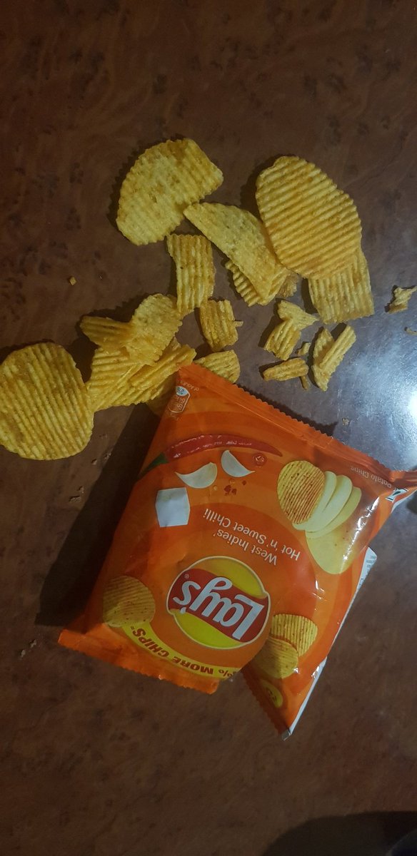 Devikan_03's tweet photo. I am not even kidding.. this is all you get in a 5rps lays packet..
@LAYS #orangelays #Lays #tooless #wasteofmoney #iamhungry https://t.co/UHuU6YSI4q