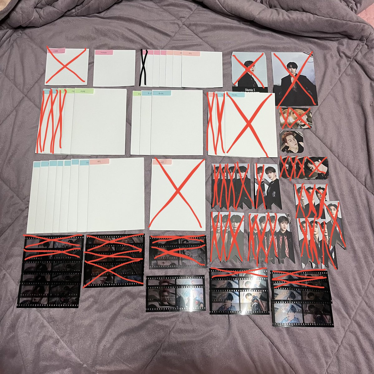NaRangGuLayHaJa's tweet photo. 몬스타엑스 노리밋 포토북 및 구성품 양도
포토북 일반&amp;쥬얼 버전 개별 0.2 (일반 포토북 스티커 기본 제공)
리미티드 버전 개별 0.3
나머지 구성품 개별 0.05
🧡0.2이상 양도🧡
운미포 가격 준등기&amp;반택&amp;편택 이용 가능!
포토북 2장 이상 반택 0.21 편택 0.4~0.5 https://t.co/veBi7oDXw0