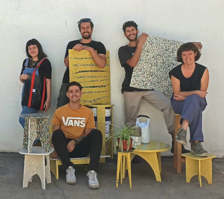 alejandrocsome's tweet photo. Hoy a la noche lanzo #ArgentinaTambienDiseña; una serie de entrevistas a emprendimientos Argentinos de diseño. La primera será con "Necrológica"; un estudio que ha investigado como producir piezas a partir de plástico reciclado. 

¡Pasen a las 22.00hs a conocer todo el proceso!👇🏽 https://t.co/soKPlR6sqy