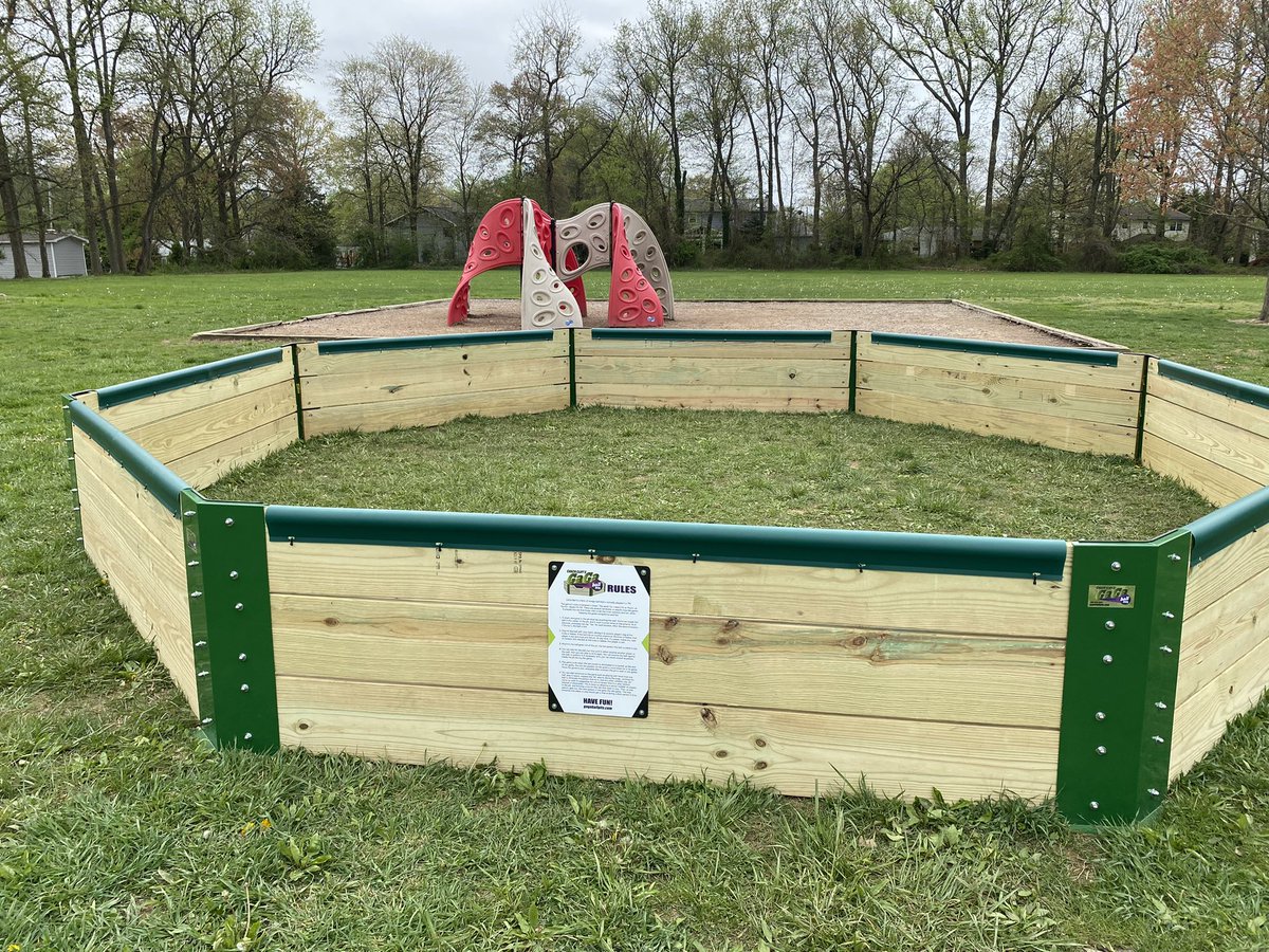 WestParkPlaceES's tweet photo. Check out our new #GagaPit! Thanks to Newark Parks &amp; Rec! @ChristinaK12 #ChristinaStrong https://t.co/aonQqu8HPj