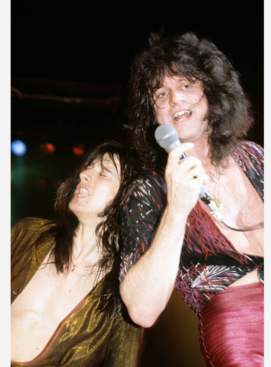 06Prin21's tweet photo. Lean on me #StevePerry https://t.co/BSSuOsBt87