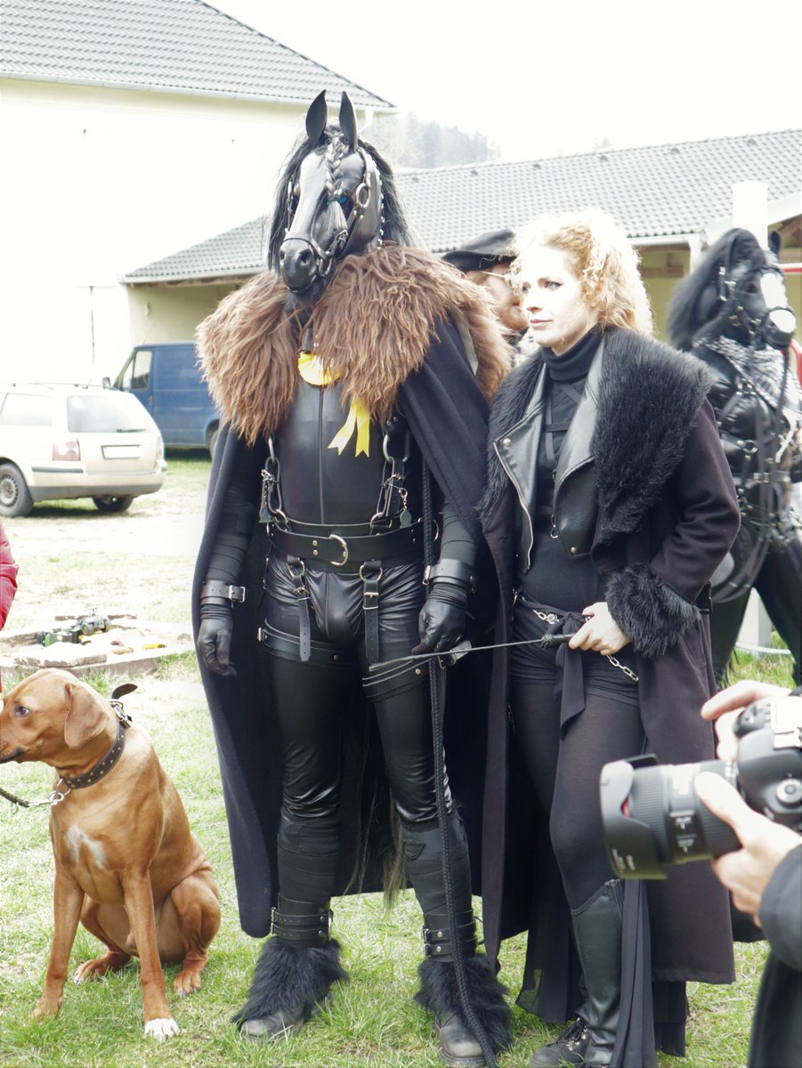 Ponymeet 2022 between the disciplines with @AgneskaLovelace #ponyplay #ponyplayer #ponymeet #couple #porthosstable