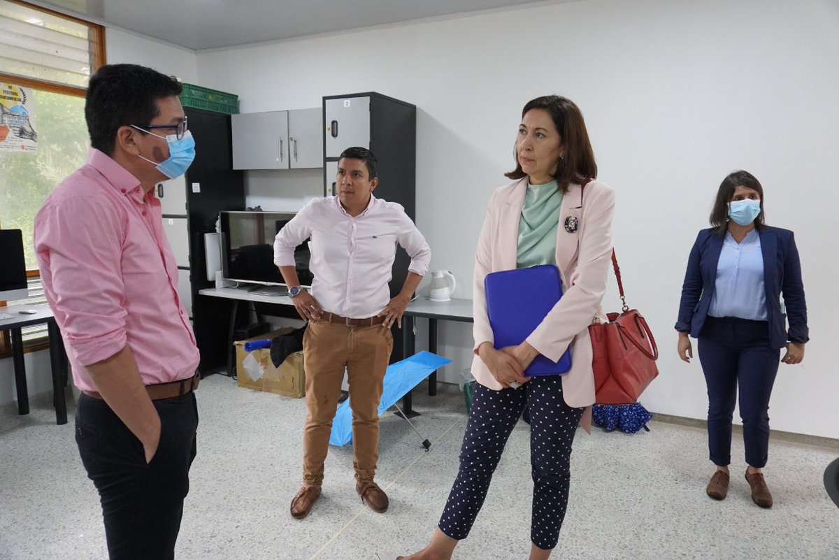 Uni_Tolima's tweet photo. #ViveLaUT | Recibimos la visita de la docente Constanza Hormázabal en representación del CLAEP y la Sociedad Interamericana de Prensa. ¡Vamos por la acreditación internacional del programa de Comunicación Social - Periodismo! https://t.co/2lGRgK927k