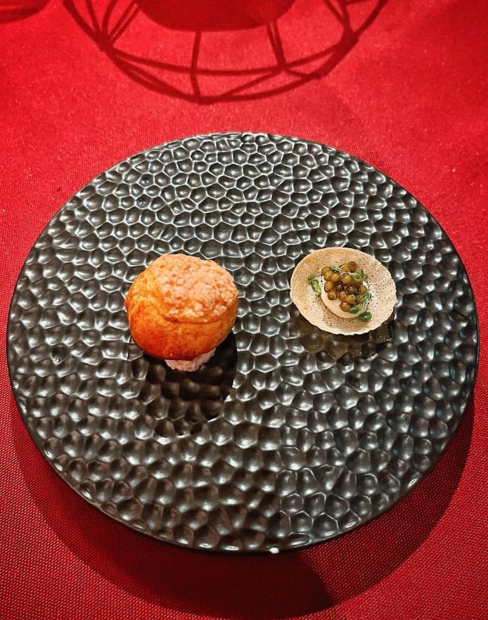 MelissaEleche's tweet photo. Maison Kaviari Degustation menu 🍴
All are my favorite caviar 😋 https://t.co/4u74wkCMpz
