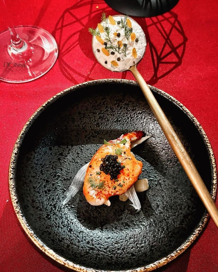 MelissaEleche's tweet photo. Maison Kaviari Degustation menu 🍴
All are my favorite caviar 😋 https://t.co/4u74wkCMpz