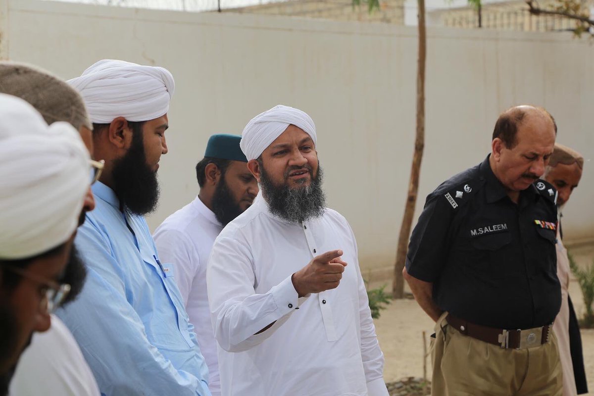 FGRForg's tweet photo. FGRF Team from Head office Karachi,  visits Central Jail Khuzdar, Balochistan. 
Served Iftari to Prisoners and delivered motivational Neki ke Dawat among Young and Adult Prisoners of Khuzdar Central Jail. 20th April 2022 Wednesday. https://t.co/zaNdhhGFlw