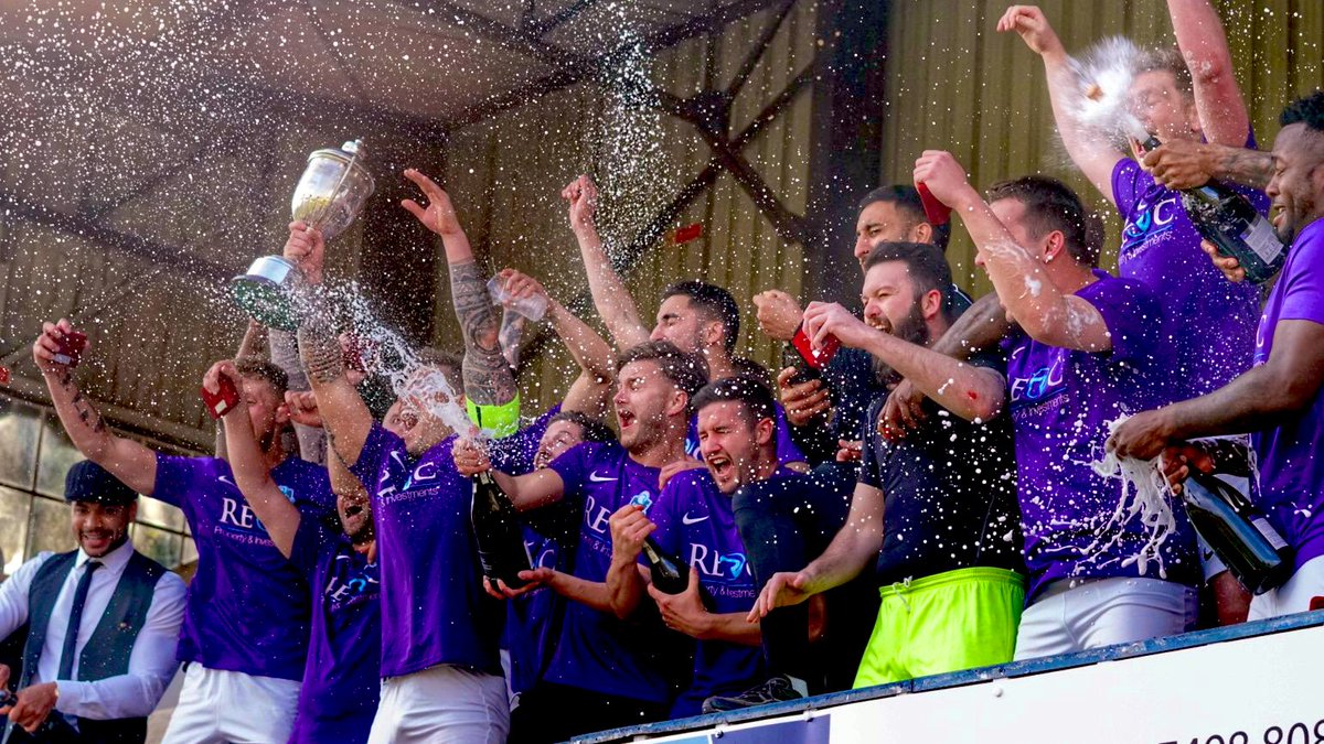 reocfc's tweet photo. CHAMPIONS!💜🤍 https://t.co/ZaXwoZfrzJ
