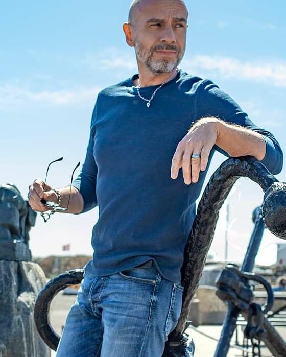 SurferPixel's tweet image. Summer mood... almost 🌞#silvermodel #SummerVibes