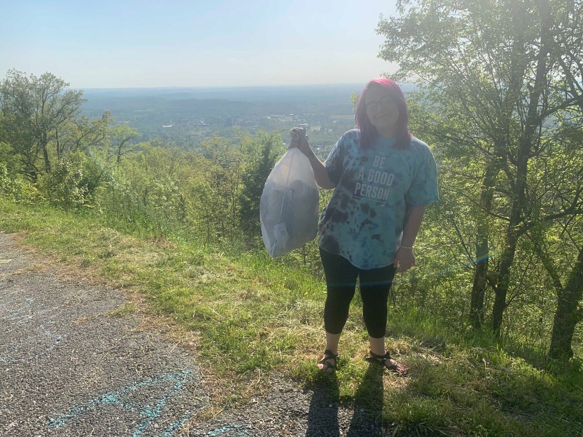 ciwebgroup's tweet photo. This weekend the #CIWebGroup family set out to help their communities and celebrate #earthday by cleaning up trash in their neighborhoods.
If you aren't sure what can be recycled, please reference this EPA flyer or reach out to your local government for more details. https://t.co/DidOlOw9dd