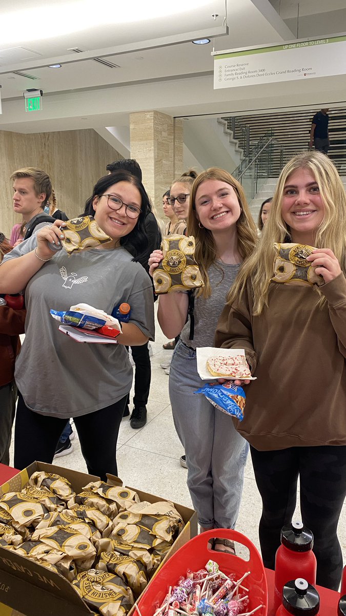 MarriottLibrary's tweet photo. Bagels from the Learning Center! Plus snacks &amp; supplies. Level 2 while supplies last! #stressbusterweek https://t.co/iw3o9chGLq