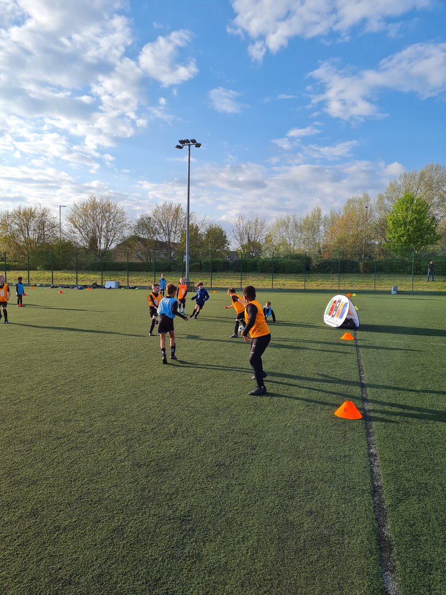 FerdinandGroup's tweet image. Full Ferdinand Academy and Select Squads in tonight for preseason training in the sun 🌞 ⚽️🙌
@anton_ferdinand #ferdinandfootball #academytraining