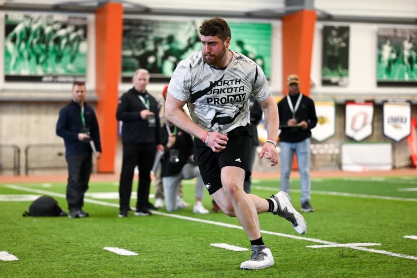 dfreund7's tweet photo. Exciting week for a big time person &amp; football player! @matt_waletzko #NFLDraft2022 https://t.co/875bUZtQ2t