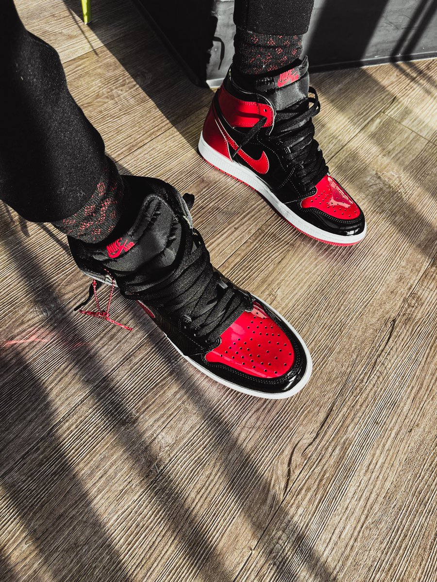 intnl_EL's tweet photo. Airport mode. ✈️✈️
#snkrskickcheck #snkrsliveheating https://t.co/7uYMMut229