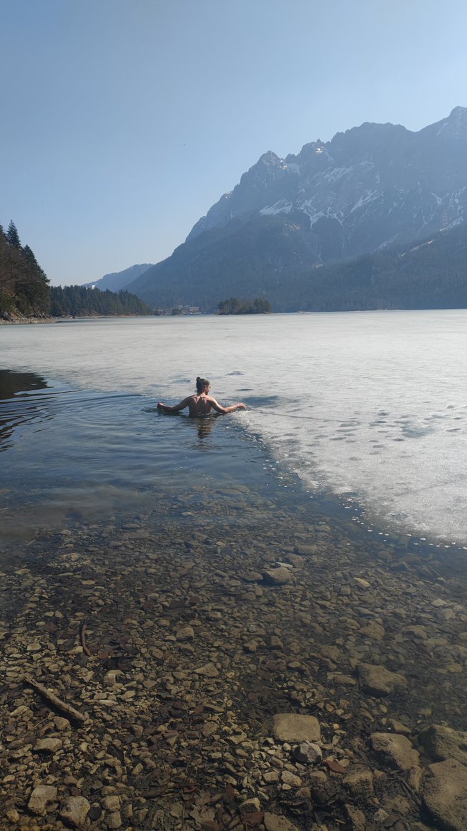 nasuptra's tweet photo. In for the swim...
Nice day at Eibsee (in #Bavaria) and I had to get into the water. Due to the ice, there was not much space to swim 🤣🏊‍♂️❄️

#Eibsee #Bayern #wildswim #iceswim #nature #lakelove #Alpen #schwimmen #eisbaden #hikingadventures #coldwater #swim #getoutside https://t.co/OPjuOWtY9H