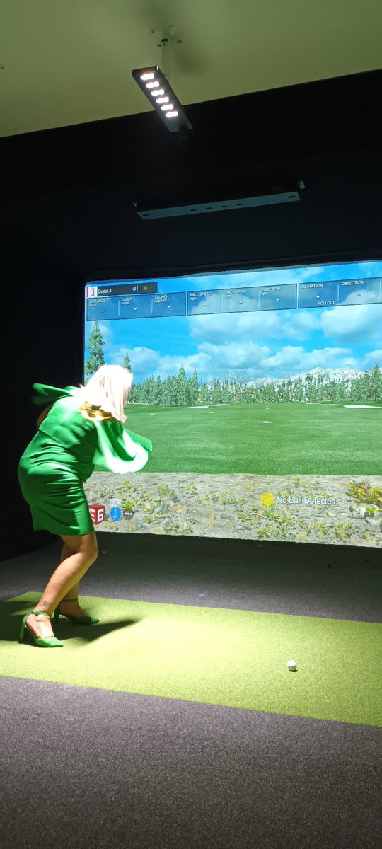 WakefieldMayor's tweet photo. Honoured to officially open the  new Normanton Golf Club Simulator and teaching Studio this afternoon with Dwain Longley @TraceyJAustin https://t.co/NswfvQ8pY3