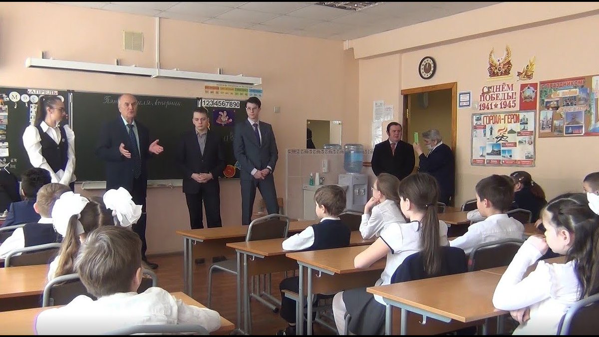 Школьники Москвы – Донбассу! Урок патриотизма от КПРФ red.msk.ru/shkolniki-mosk…

#КПРФ #Москва #Донбасс