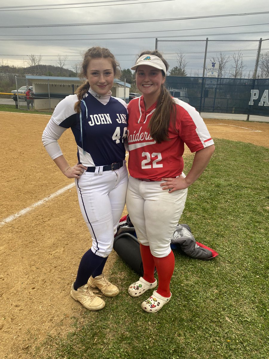 How cute are these two?!! So nice to see the girls playing during the high school season! <a href="/LuzonKristen/">kristen luzon</a> <a href="/GaelenKelly/">Gaelen Kelly</a> @State18u <a href="/darren_luzon/">Darren Luzon</a> <a href="/Delaware_SB/">Delaware Softball</a> <a href="/NDsoftball/">Notre Dame Softball</a>
