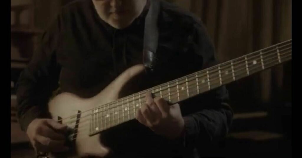 It’s beautiful to be back in Iceland and the last time I was here I was working with this super talented individual: #SkuliSverrisson <a href="/skulisverrisson/">Skúli Sverrisson</a>
Skuli played a solo set of his music for electric and acoustic bass.
I know many of you have checked ou… m.youtube.com/watch?v=lOCnkt…