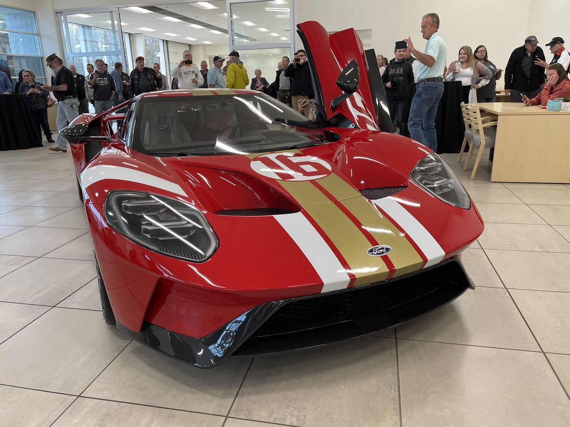 ReinekeFamily's tweet photo. We had a very special delivery today at Reineke Ford Lincoln in Findlay.  With the help of Reliable Carriers, this 2022 Ford GT Alan Mann Heritage Edition was delivered to a very special customer and his family today!  #FordGT #AlanMann #HeritageEdition #ReinekeFord https://t.co/JIbELg4oGK