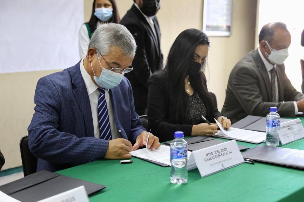 Llevamos a cabo la firma de convenio en materia de servicio social y de prevención del delito con el H. Ayuntamiento de #Jiquipilco. Agradezco al presidente municipal <a href="/MiAmigoFelipeS/">Felipe Sánchez</a> su participación. <a href="/somoscecytem/">CECyTEM</a> <a href="/alfredodelmazo/">Alfredo Del Mazo</a> <a href="/geramonro05/">Gerardo Monroy</a> <a href="/israeljeronimol/">Israel Jerónimo López</a>