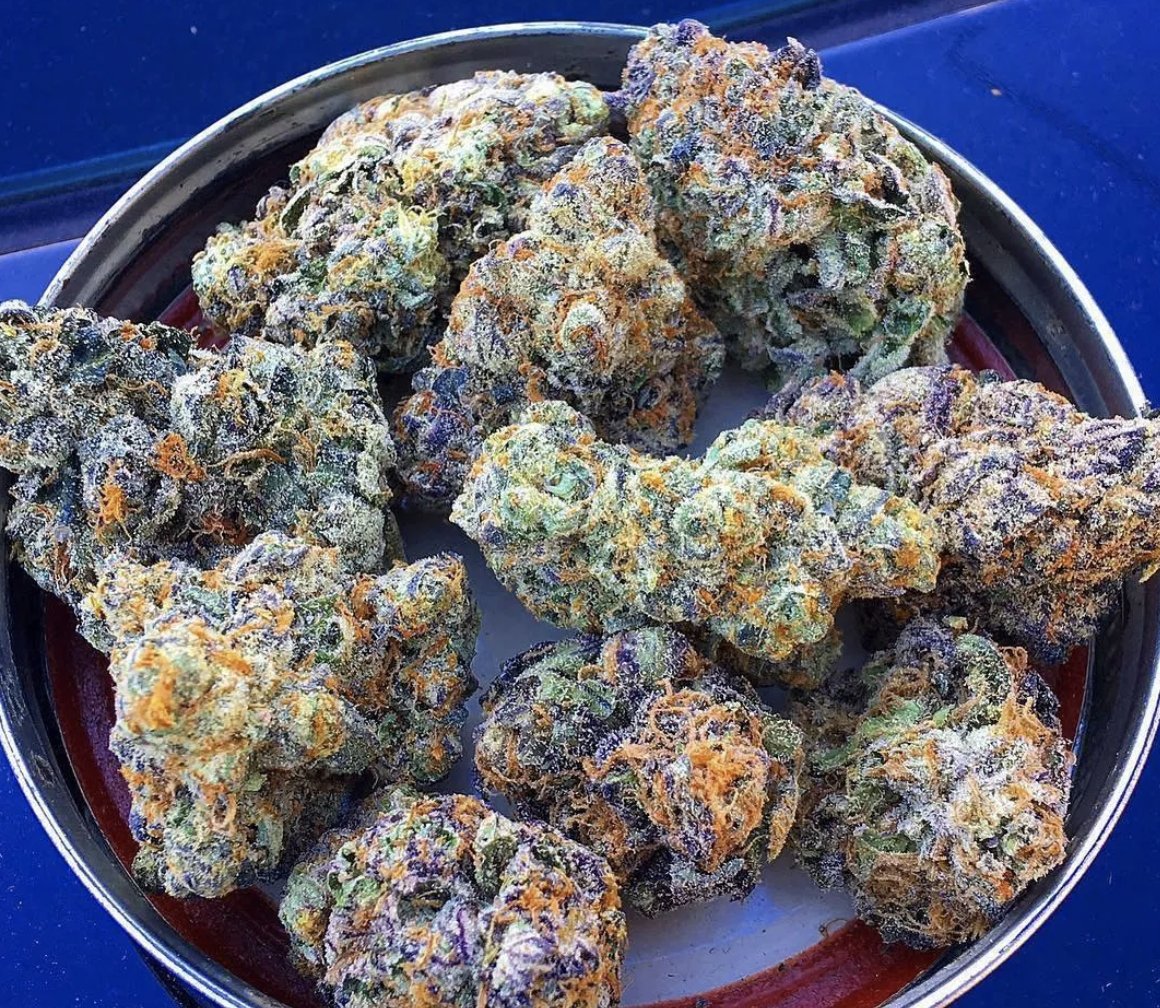 stoneybrew420's tweet photo. Who are you smoking these with? Tag em https://t.co/8VF5xrI6Eq