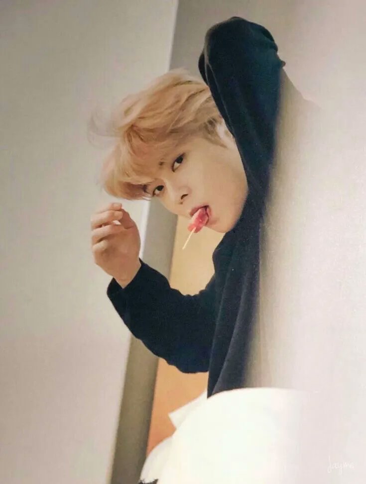 hourly jaehyun tweet media