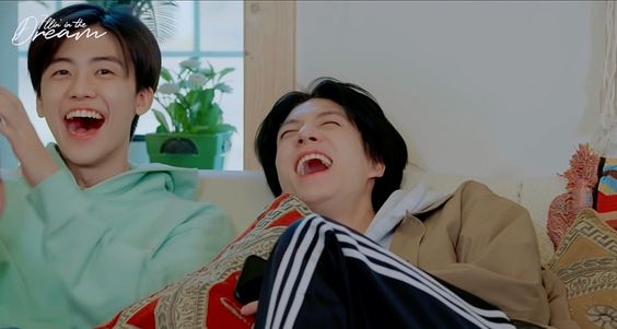 nominarcs's tweet photo. jaemin and jeno, the cute giggly bunch😆 https://t.co/CkUs9KqKiE