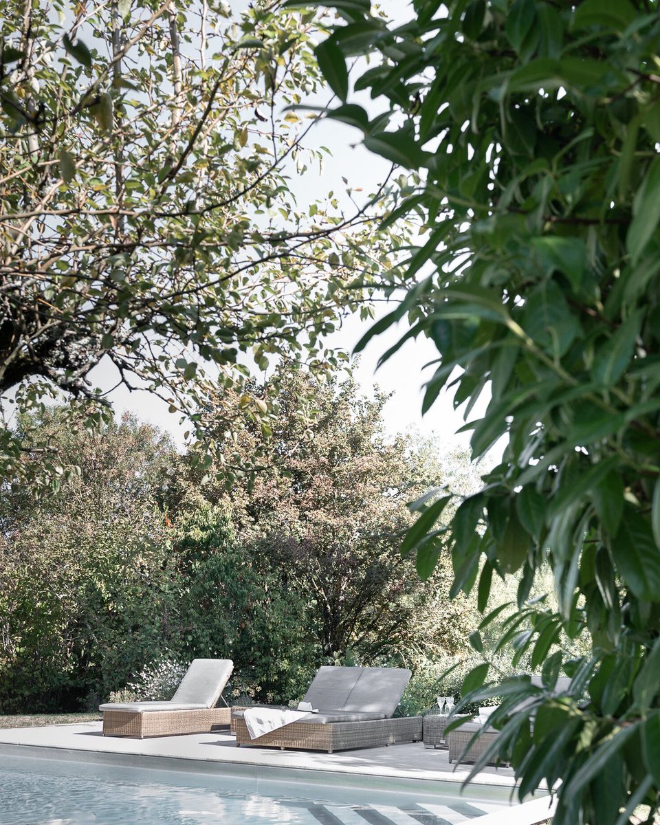 Your ESCAPE into the light photography tip!

Photographing your accommodation garden can be a challenge if you want to shoot on a sunny day. 

I always try to stand in the shade myself and then find a composition that reflects the sunny day but also shows the fine shady spots.
