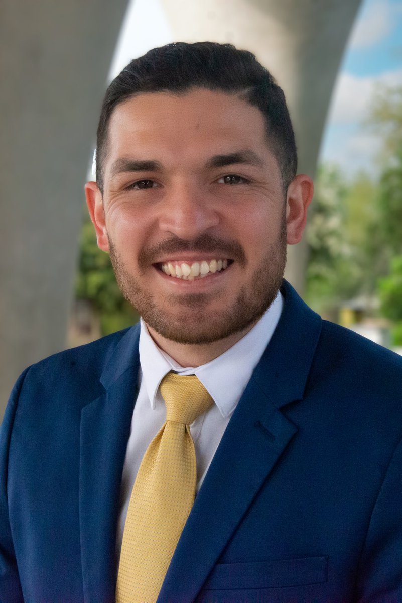 TroyKlessTV's tweet photo. Couple new headshots came in. Loving life working at the best station in San Antonio right now! #Klessed https://t.co/iHyOg7aTms