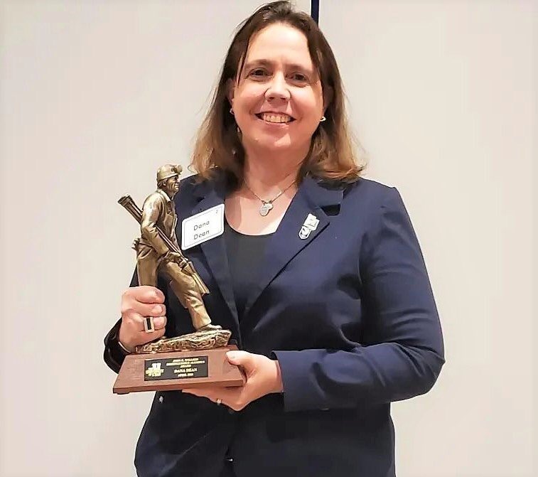 UtahOGM's tweet image. Deputy Director Dana Dean was awarded the John E. Willson Distinguished Alumni Award from the U of U’s Mining Engineering Program. She is the first female awardee since its creation in 2000. She won in 2021 but due to Covid, didn’t receive the award in person until now.