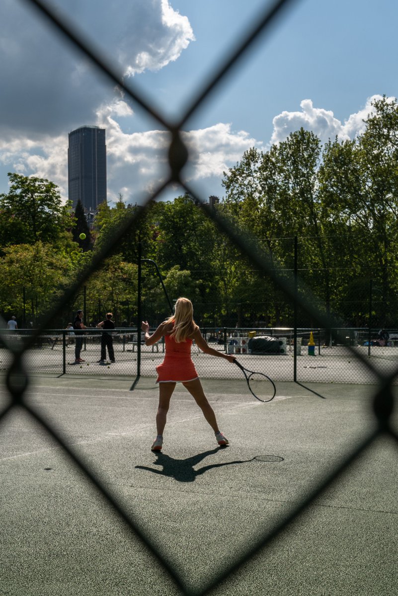 Au Luco...
#paris #jardinduluxembourg #street #streetphotography #tennis