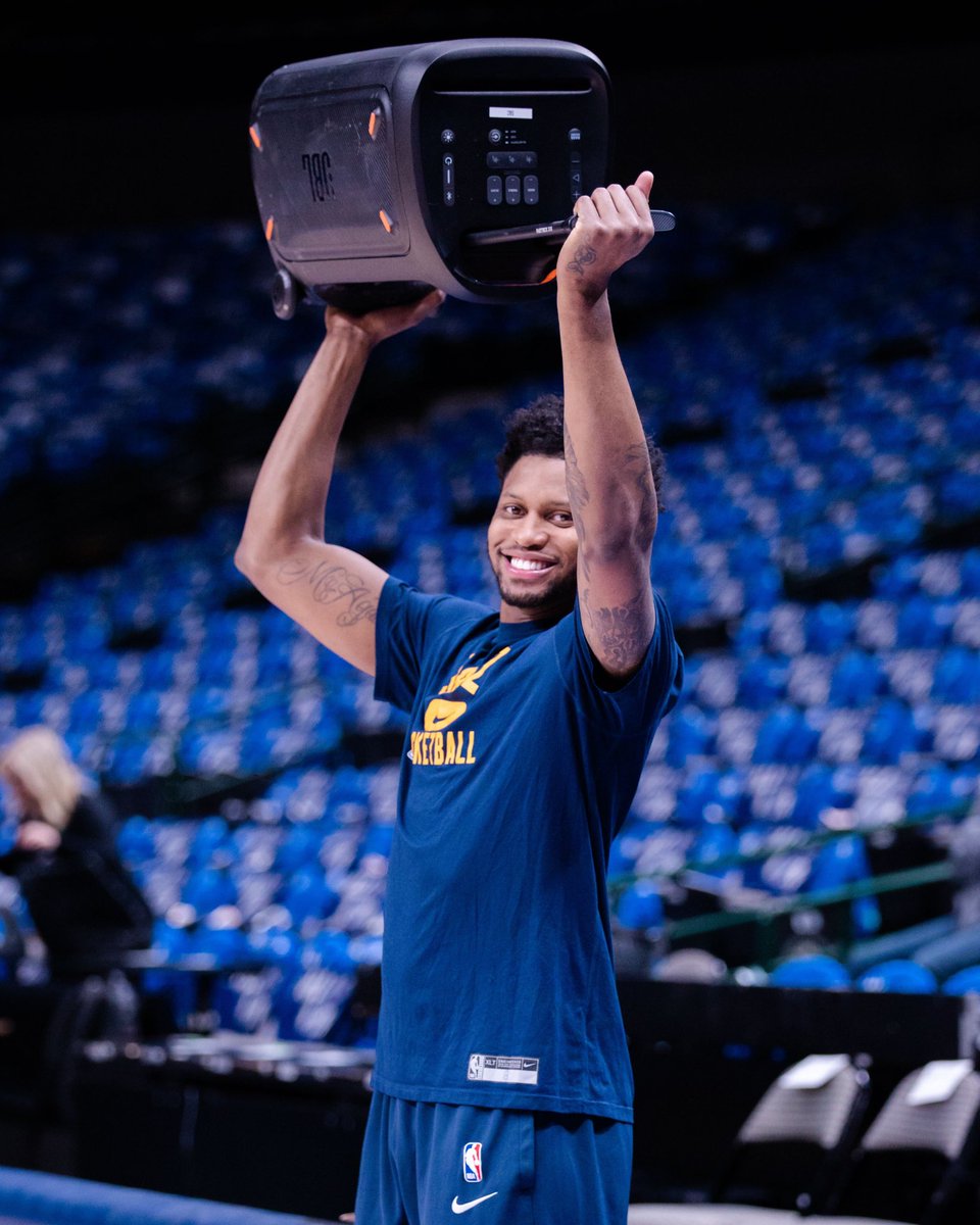 utahjazz's tweet photo. Ocho said:
 
             🔈🔈🔈
               _        _
                 \    /
                  😁 https://t.co/ZWRlybdhCs