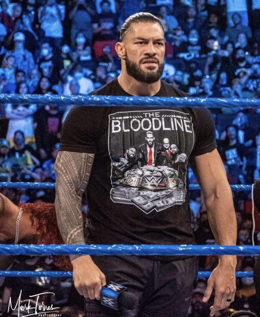 DSwagg1986's tweet photo. I meaaannnnn another 600 days of @WWERomanReigns would be perfectly fine for the ladies! (Maybe gentlemen too 🥵) The reason I watch. #wwe #RomanReigns #SmackDown https://t.co/2Yn8iI2BMA