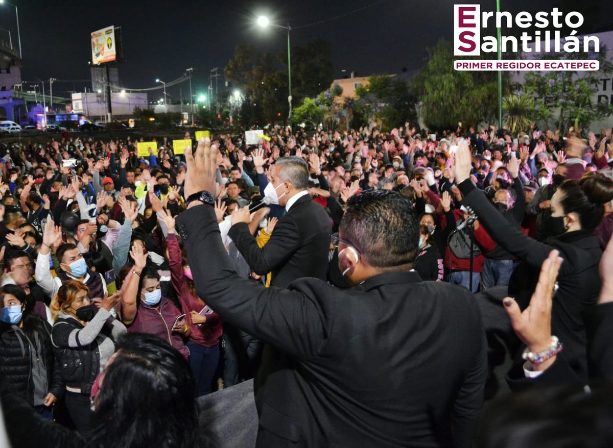 ErnestoEcatepec's tweet photo. Esta mañana celebramos el #CCII Aniversario de la Erección de Ecatepec de Morelos, así mismo, nos reunimos con ciudadanos #ecatepenses para demandar lo que por derecho constitucional nos corresponde como lo es #agua potable, #infraestructura, #seguridad y un presupuesto retenido. https://t.co/5Oy8UDeteZ