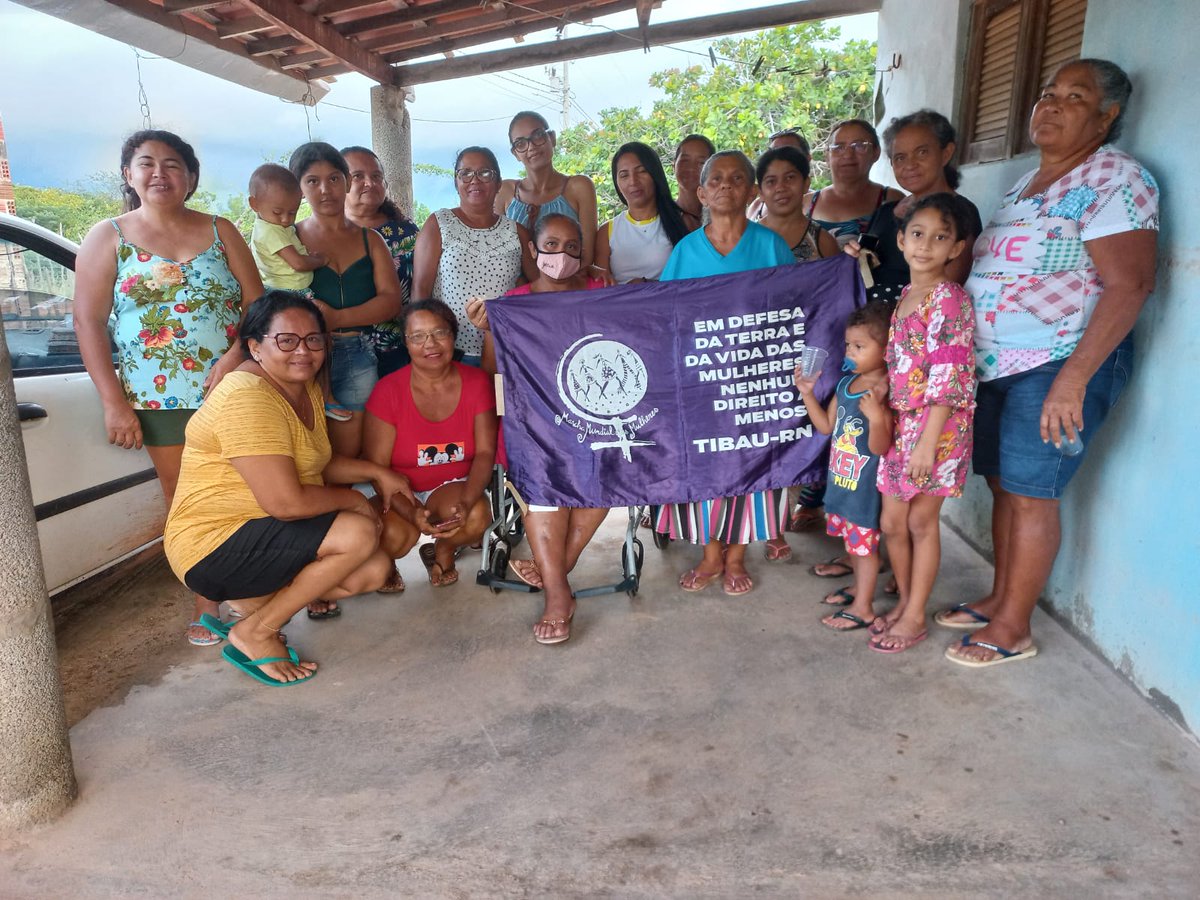 marchamulheres's tweet photo. Em #Tibau, as companheiras conversaram sobre a importância do dia 24/04 e sobre as ações dos anos anteriores. O foco nesse ano foram as transnacionais da energia eólica e as múltiplas violências que a atuação dessas empresas traz ou acentua na vida das mulheres.
#24april2022 https://t.co/4DFjzpS9uU