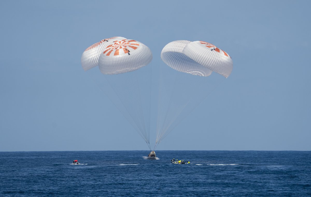Axiom_Space's tweet photo. The #Ax1 crew and @spaceX Dragon safely splashed down at 1:06 p.m. ET, Monday, April 25.
The crew’s arrival back home on Earth officially concludes the first all-private astronaut mission to @Space_Station.
More: https://t.co/rMpXv2e04B https://t.co/0eaMvPF0GR