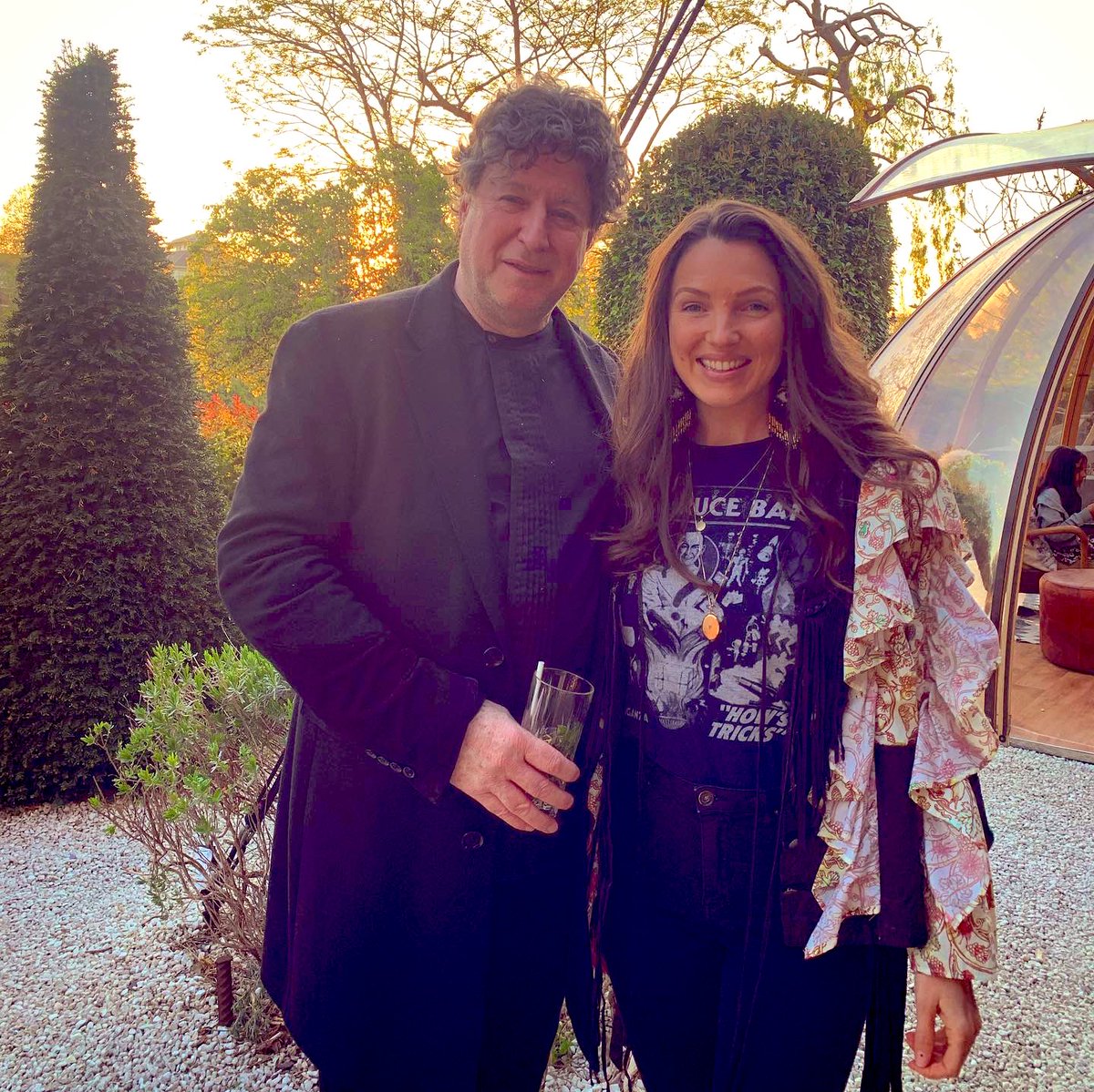 ArubaRed's tweet image. We spent a gorgeous evening at Bingham Riverhouse yesterday celebrating the iconic music photography of Denis O’Regan, bathed in the golden light of the setting sun over the Richmond Thames! Incredible captures… Bob Marley, David Bowie, Amy Winehouse, The Stones &amp;amp; so many more💗