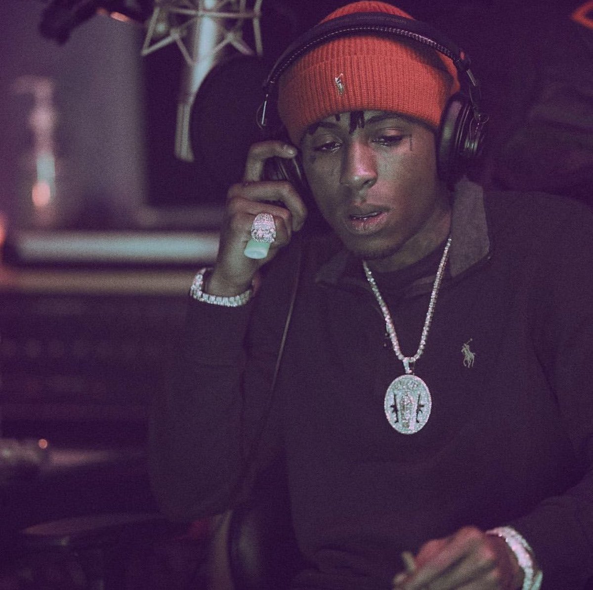 Luhgeekkk's tweet photo. A thread of every bad NBA Youngboy album : https://t.co/gklsWNrrKo
