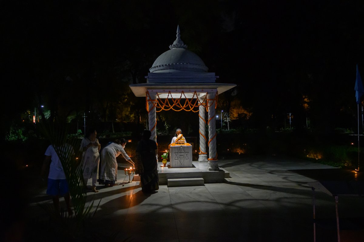 SAADelhiBranch's tweet photo. 102nd Anniversary of The Mother's final arrival in Pondicherry : Glimpses of celebrations
#SriAurobindoAshramDelhiBranch #darshanday #themother 
#MirraAlfassa #evolution #transformation #humanunity  #integralyoga #150yearsofSriAurobindo https://t.co/EfMuQs84jA