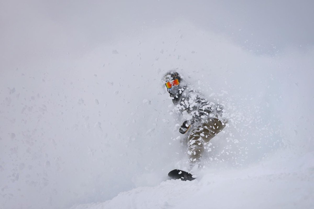 Yep, this how we like our Mondays. 📸: <a href="/TrippFayPhoto/">Tripp Fay Photo</a> #ABasin #TheLegend #Mondayvibes