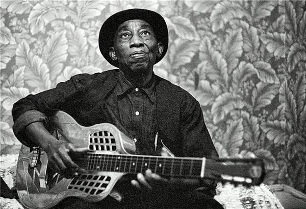 Dr Tom Attah (@drtattah) on Twitter photo On tonight's Blues Show with <a href="/cerysmatthews/">Cerys Matthews</a> , 'The Beginner's Guide to the Blues' continues by exploring the folk revival of the 1950s and early 1960s! 🔥😎 Tune in 9pm, Monday 25th April, BBC Radio 2! 👉bbc.co.uk/programmes/m00… 👈 On tonight's Blues Show with <a href="/cerysmatthews/">Cerys Matthews</a> , 'The Beginner's Guide to the Blues' continues by exploring the folk revival of the 1950s and early 1960s! 🔥😎 Tune in 9pm, Monday 25th April, BBC Radio 2! 👉bbc.co.uk/programmes/m00… 👈