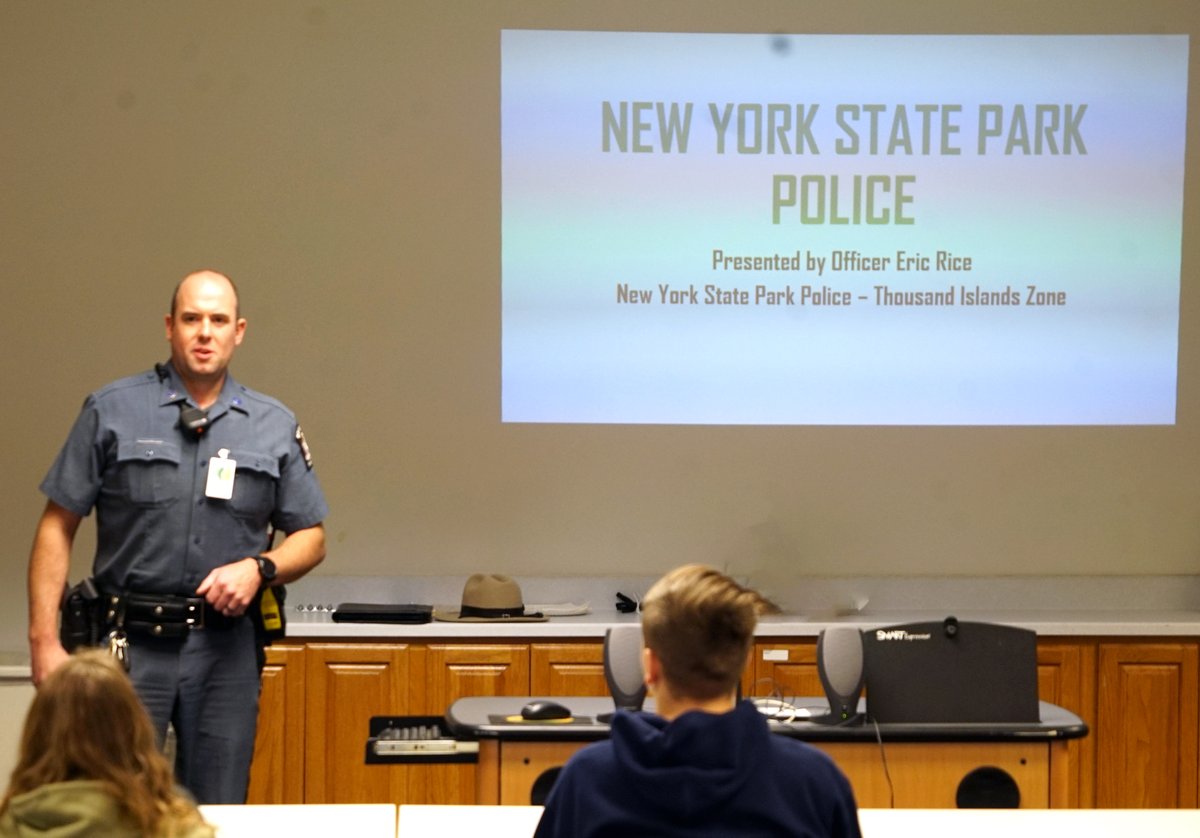 JeffLewBOCES's tweet photo. Thank you to Officer Eric Rice of the New York State Park Police for recently visiting our two technical centers and speaking to students. @NYstateparks #BOCESConnects #pursuingexcellence #boces #jeffersoncountyny #watertownny #lewiscountyny #BohlenTech #SackettCenter https://t.co/4STKUVrU4g
