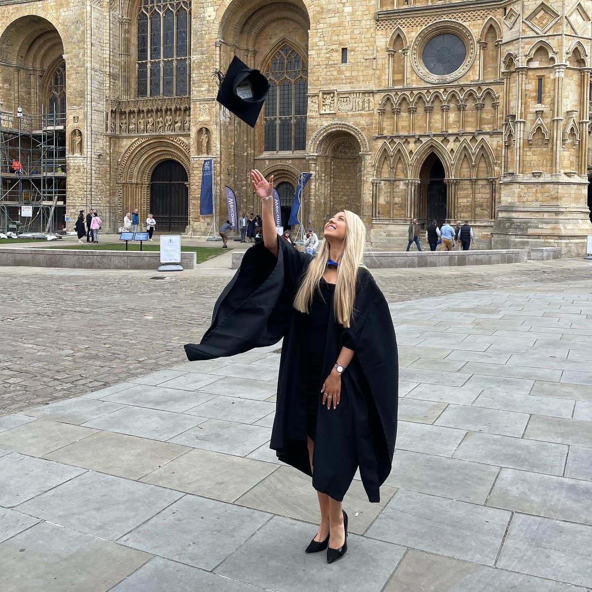 Today was a very special day for our family as we celebrated our eldest daughters long awaited graduation. To see <a href="/GHayesCowley/">Georgia Hayes-Cowley</a> in her cap and gown receiving her First Class Honours Degree in Business and Management was incredible. Very proud parents👩‍🎓👏 #FirstClassHonours #Proud