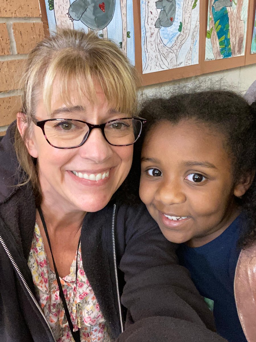 reiddinos's tweet photo. Our teachers love making connections with all of our students. This could be in the walker line, daycare, early morning greetings or crossing with students. We are thankful to spend time with our students #dinoleaders #leadwithHEART https://t.co/9o1qtAoU1b