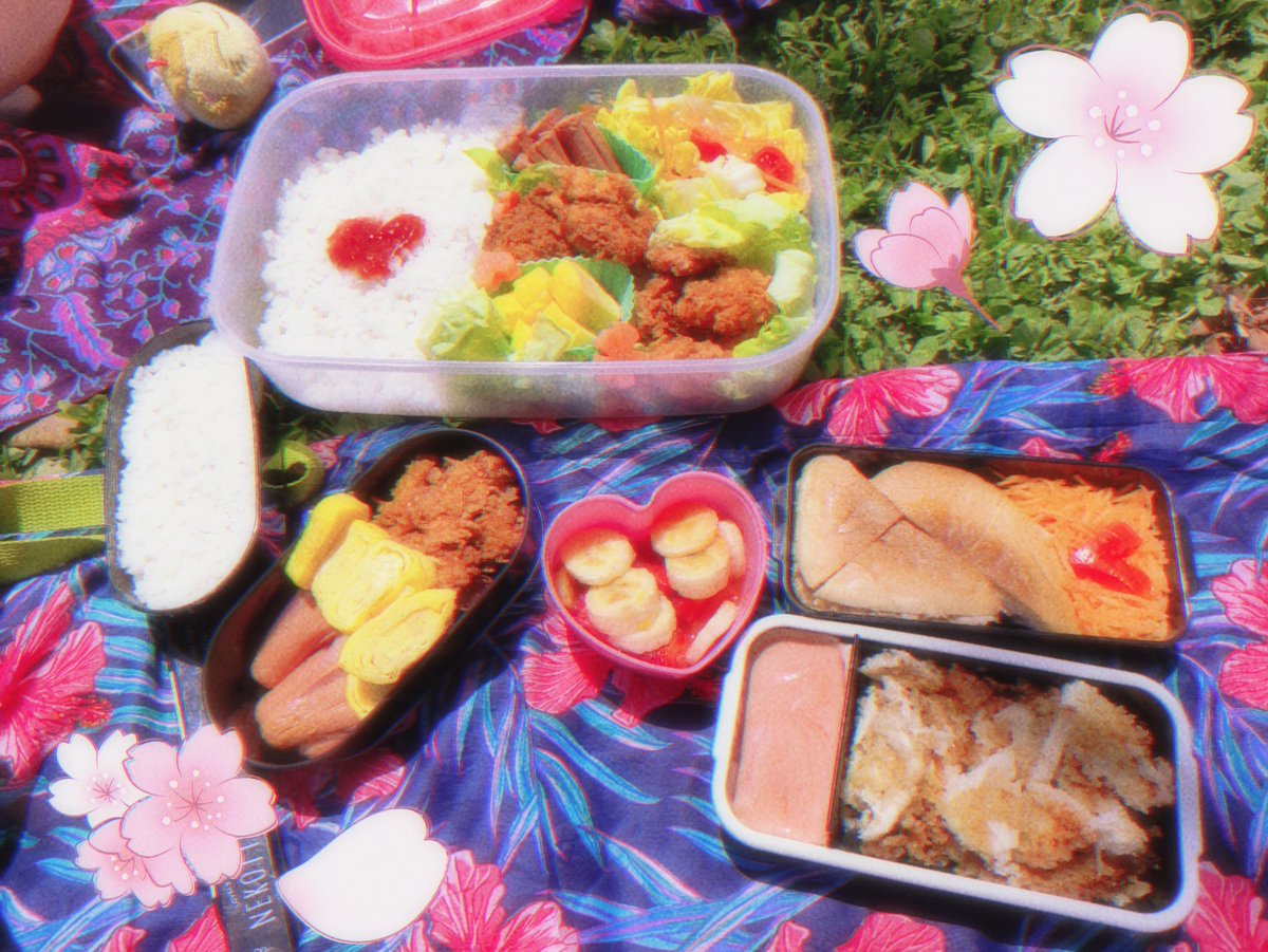 Chronobellina's tweet photo. Picnic day with @MomoMakino14 and other friends 🌸🌸🌸(◕ᴗ◕✿) it's nice going out sometime~~
今日はももちゃんとピクニックした🌸🌸🌸(✿^‿^)外の空気がいいな~
#vtuber #vtuberEN #breakingimmersion #hanami #bento https://t.co/0Ee3tYorc1